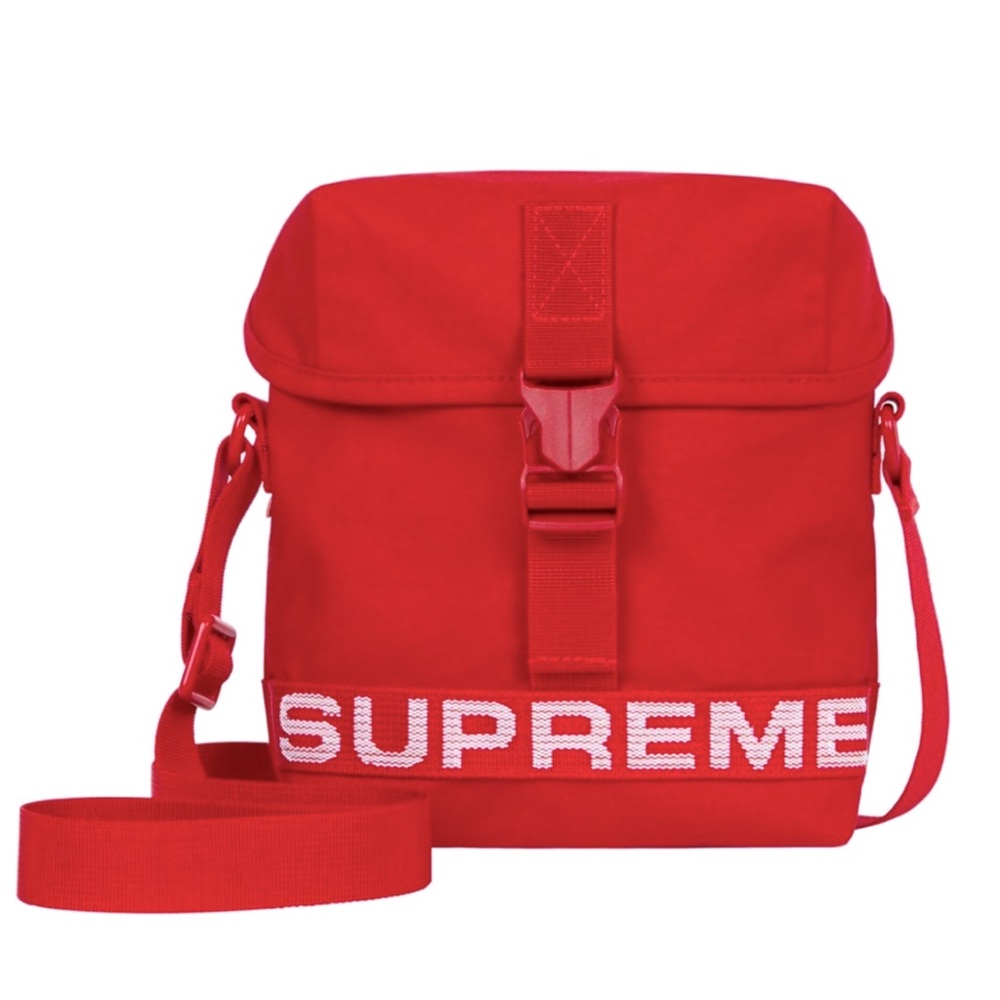 Supreme SS23 Military Field Side
Bag Red‎